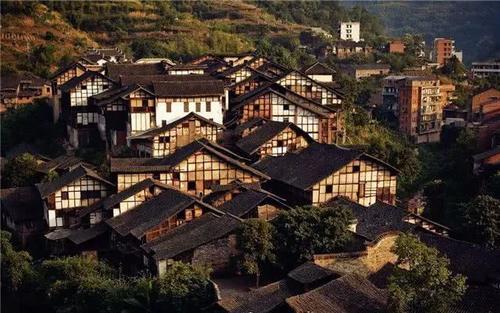 应急管理部将云南镇雄县山体滑坡地质灾害响应级别提升至二级